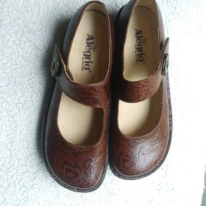 ALEGRIA Super comfort memory foam baby doll clogs